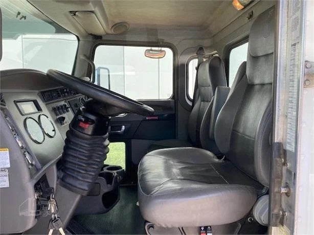 2015 Kenworth T300 4 Car Carrier