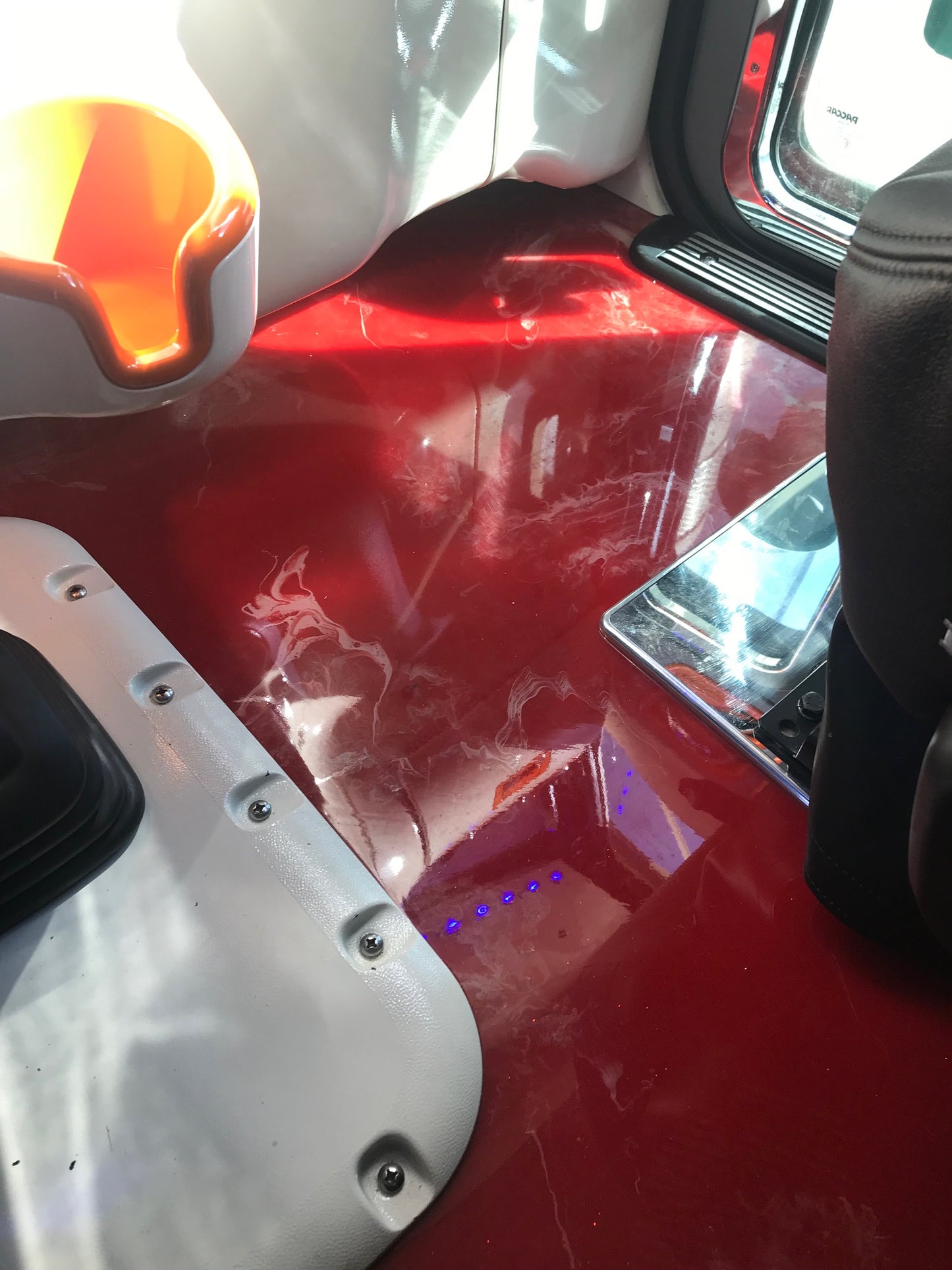 2019 Peterbilt 389 - Tons of extras fully custom