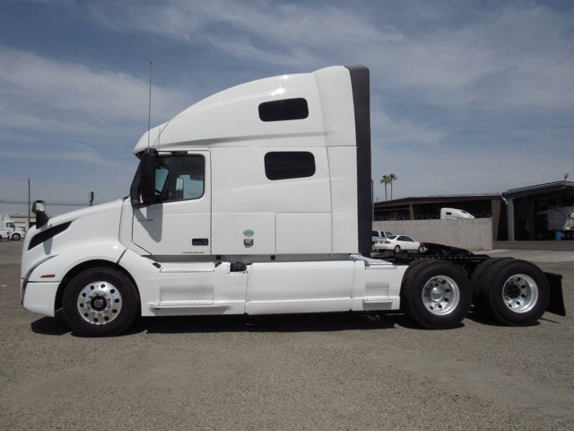 2019 VOLVO VNL64T-760 TRACTOR