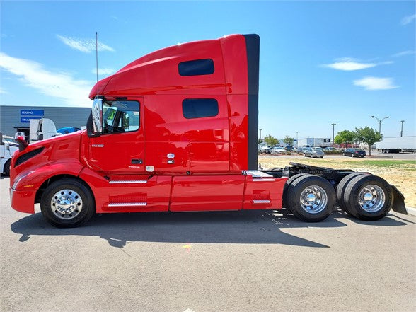 2020 VOLVO VNL64T760