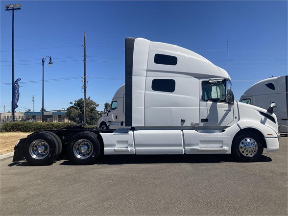 2022 VOLVO VNL64T760